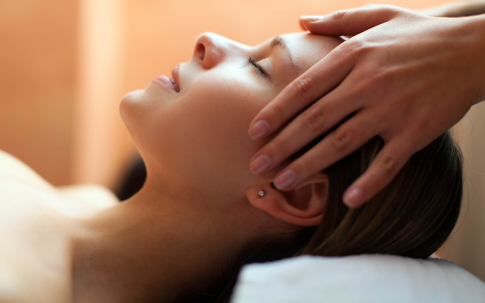 glo-facial-massage-treatment=scarborough